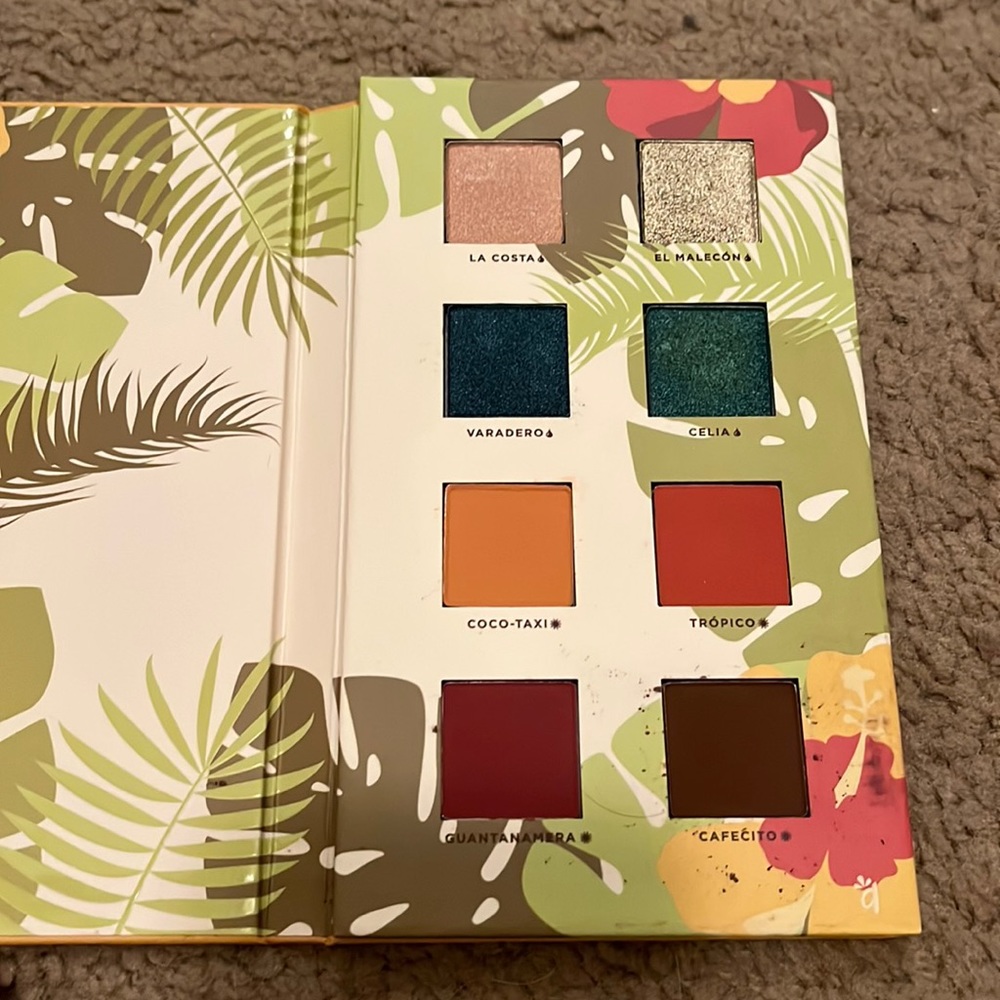 Reina Del Caribe eyeshadow palette